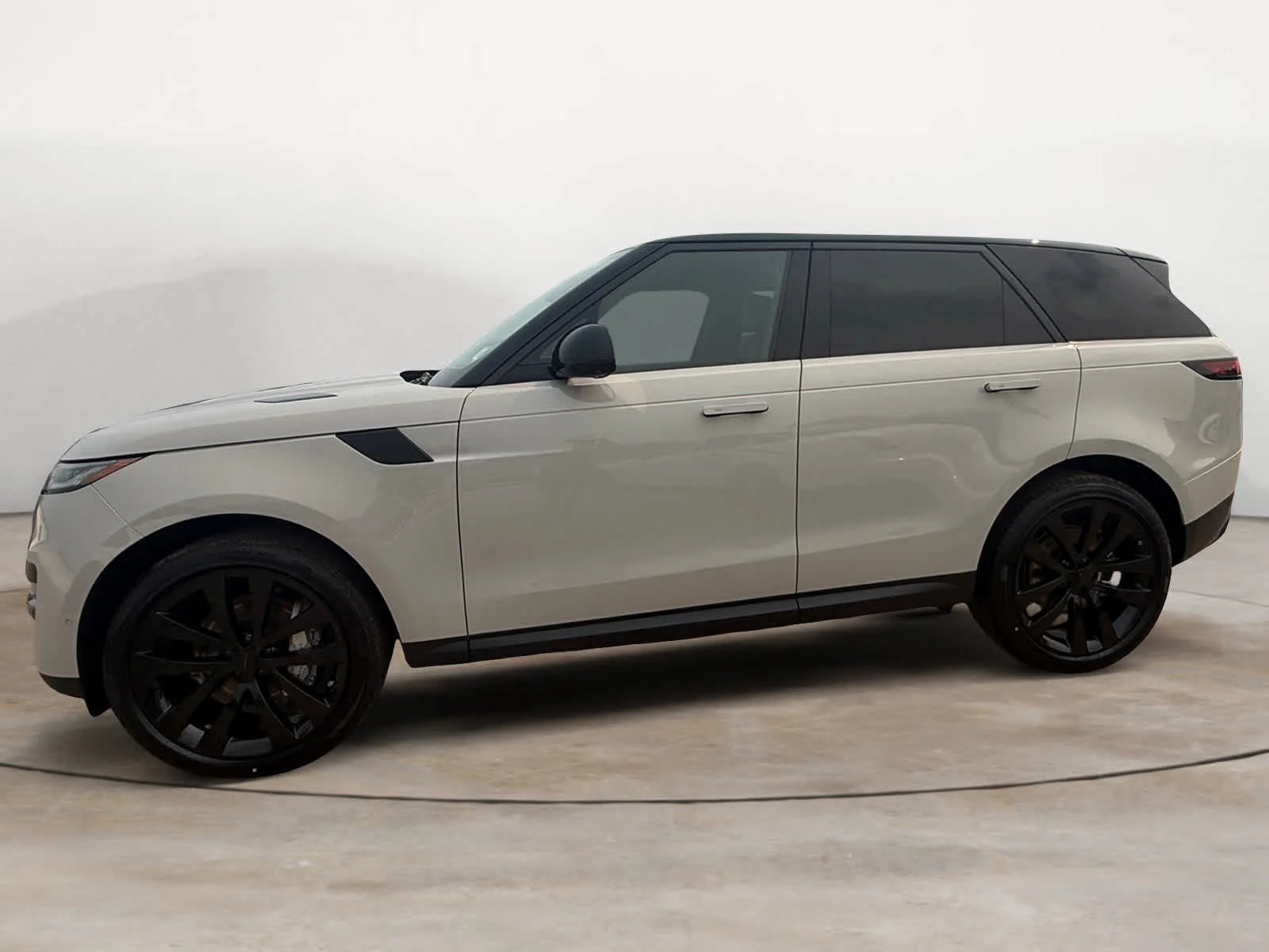 New 2026 Borasco Grey Land Rover SE image 2