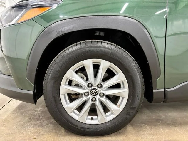 Used 2023 Green Toyota LE image 9