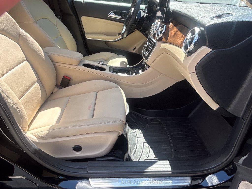 Used 2019 Black Mercedes-Benz GLA 250 image 14