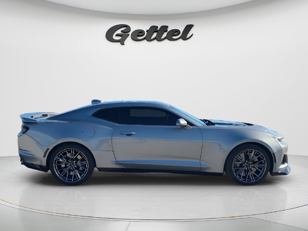 Used 2023 SHARKSKIN METALLIC Chevrolet ZL1 image 4