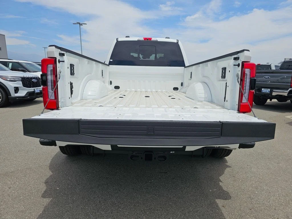 New 2026 Star White Metallic Tri-Coat Ford F-350® Platinum® image 14