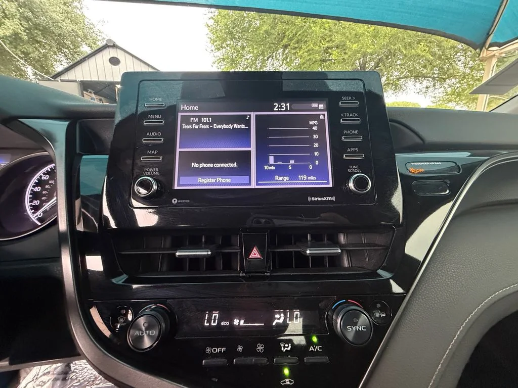 2024 Toyota Camry SE - Photo 21