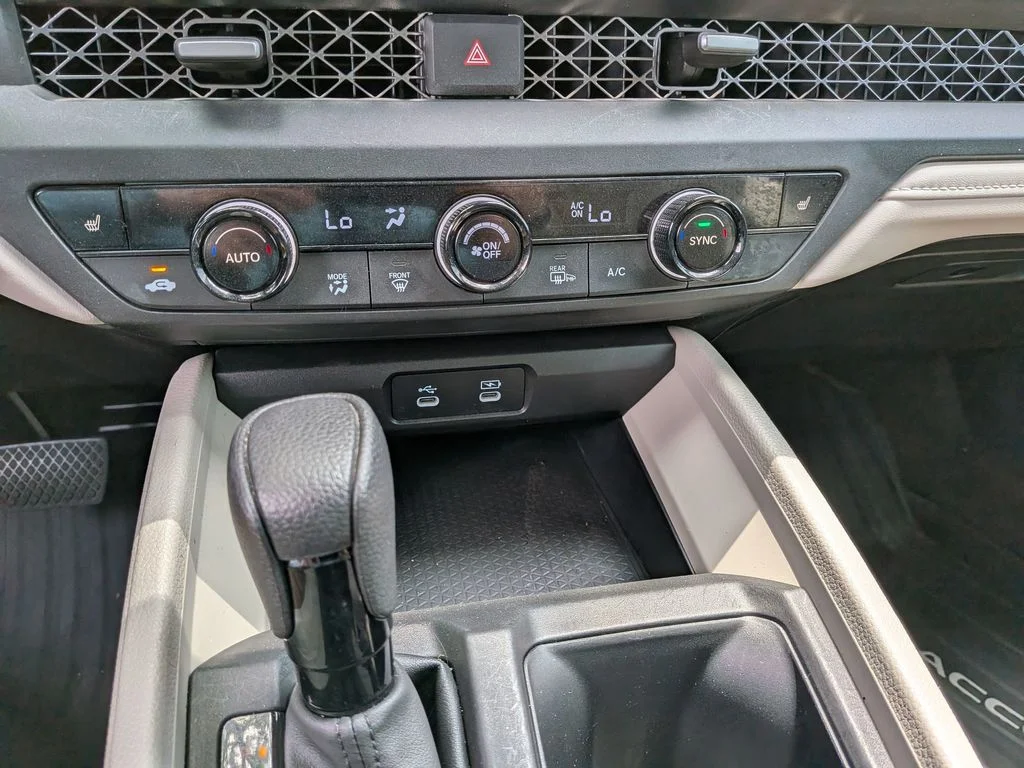 Used 2025 Red Honda SE image 21