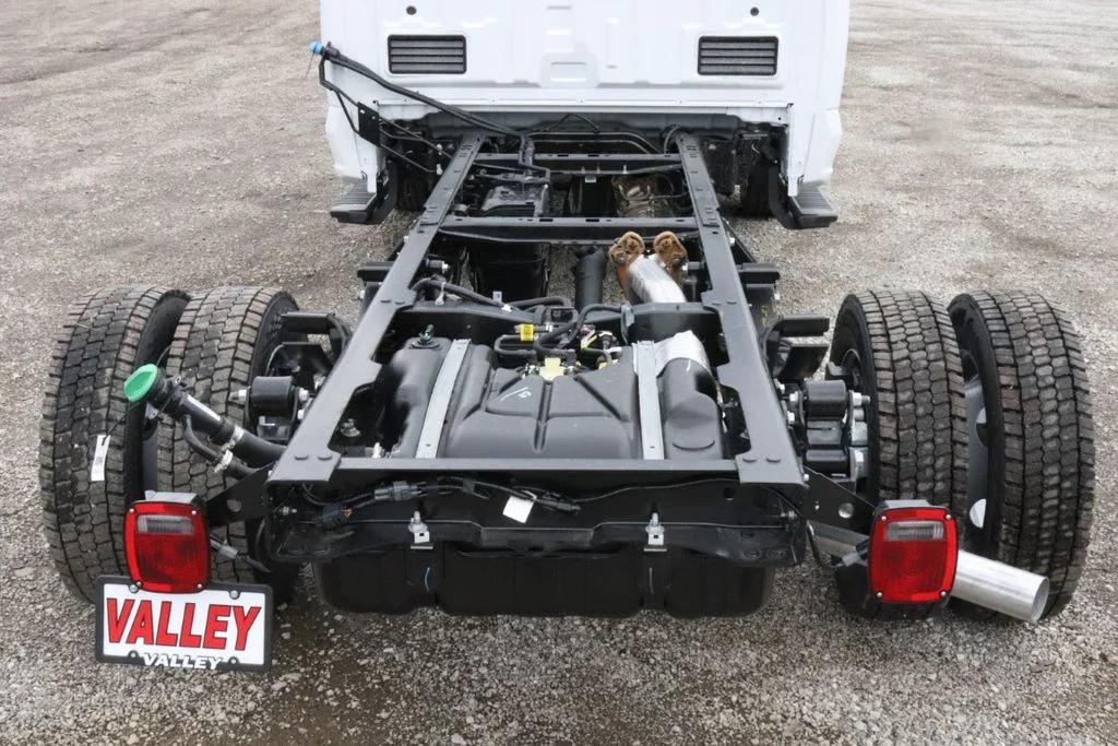 2025 Ford F-550 Super Duty Chassis Cab XL - Photo 17