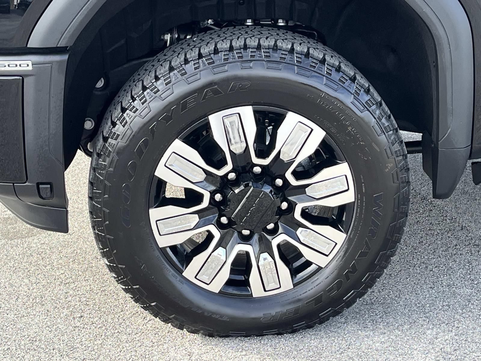 2026 GMC Sierra 2500HD Denali - Photo 12