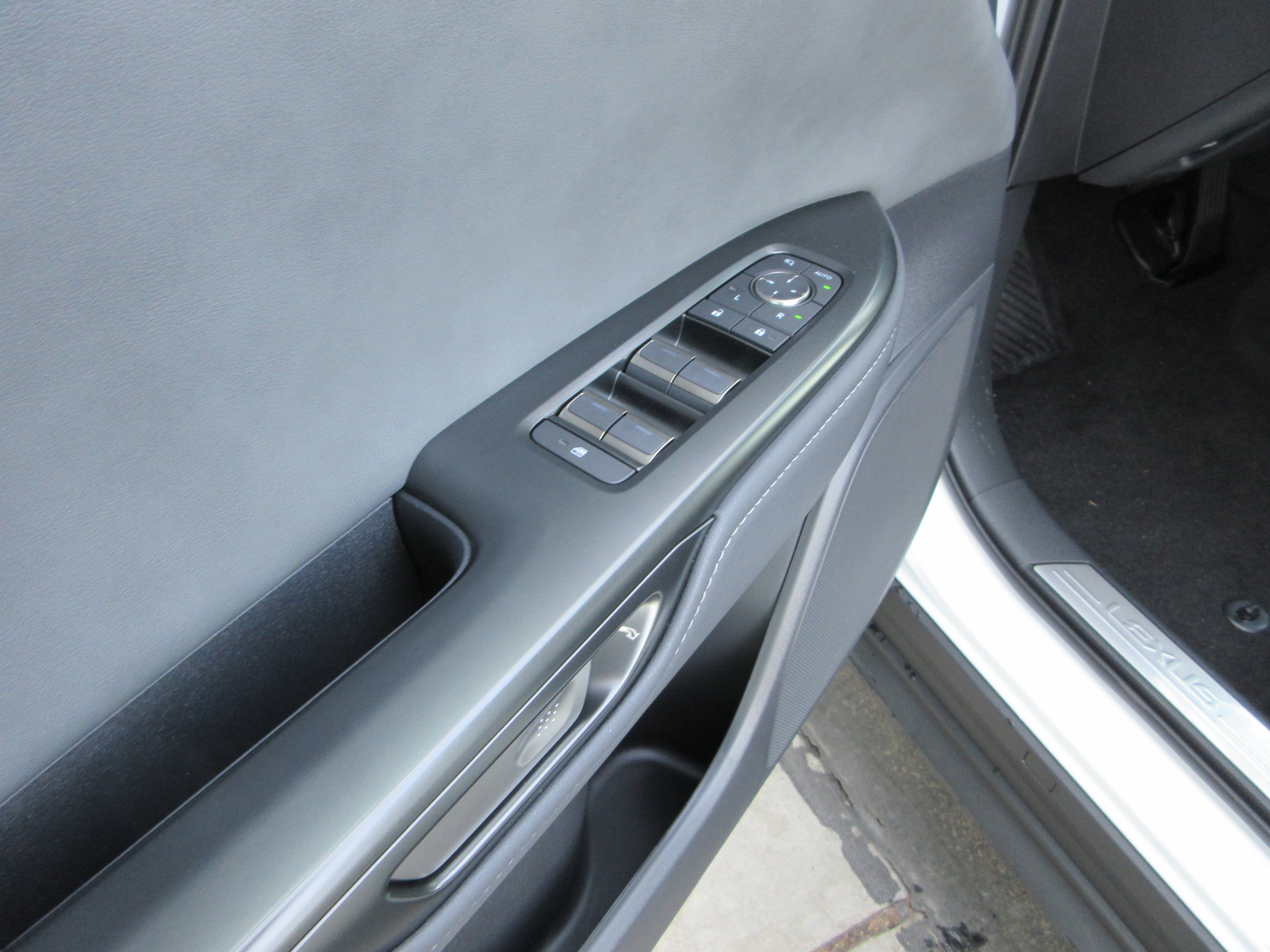 2026 Lexus RZ Premium - Photo 27