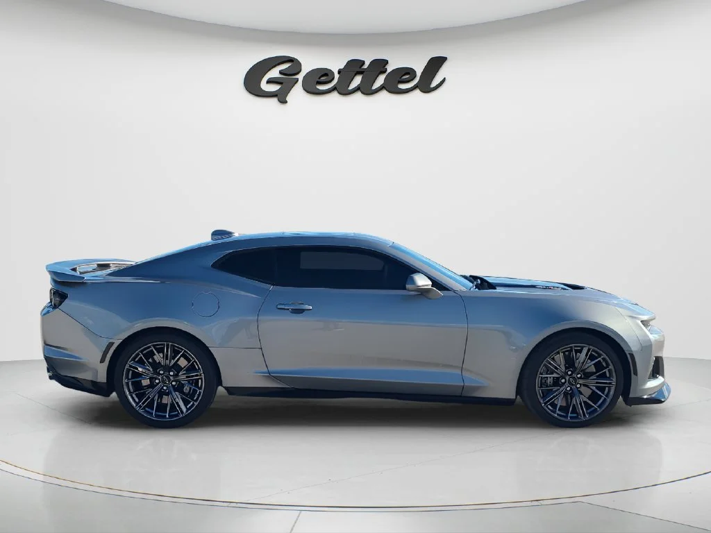 Used 2023 SHARKSKIN METALLIC Chevrolet ZL1 image 4