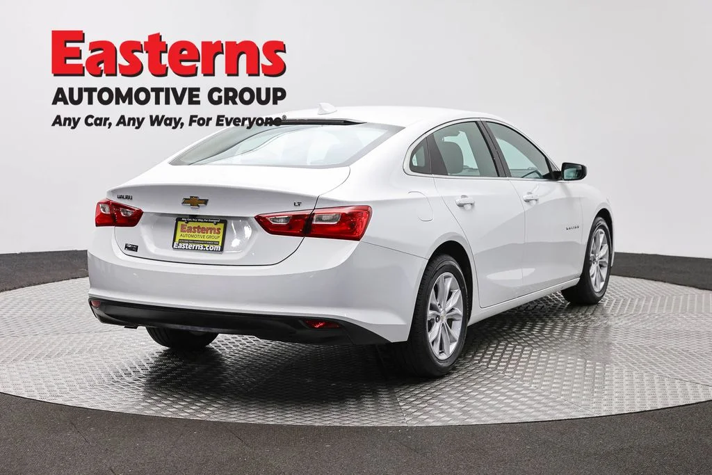 Used 2023 White Chevrolet LT image 5