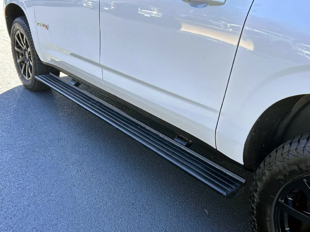 Used 2023 White Frost GMC AT4 image 16