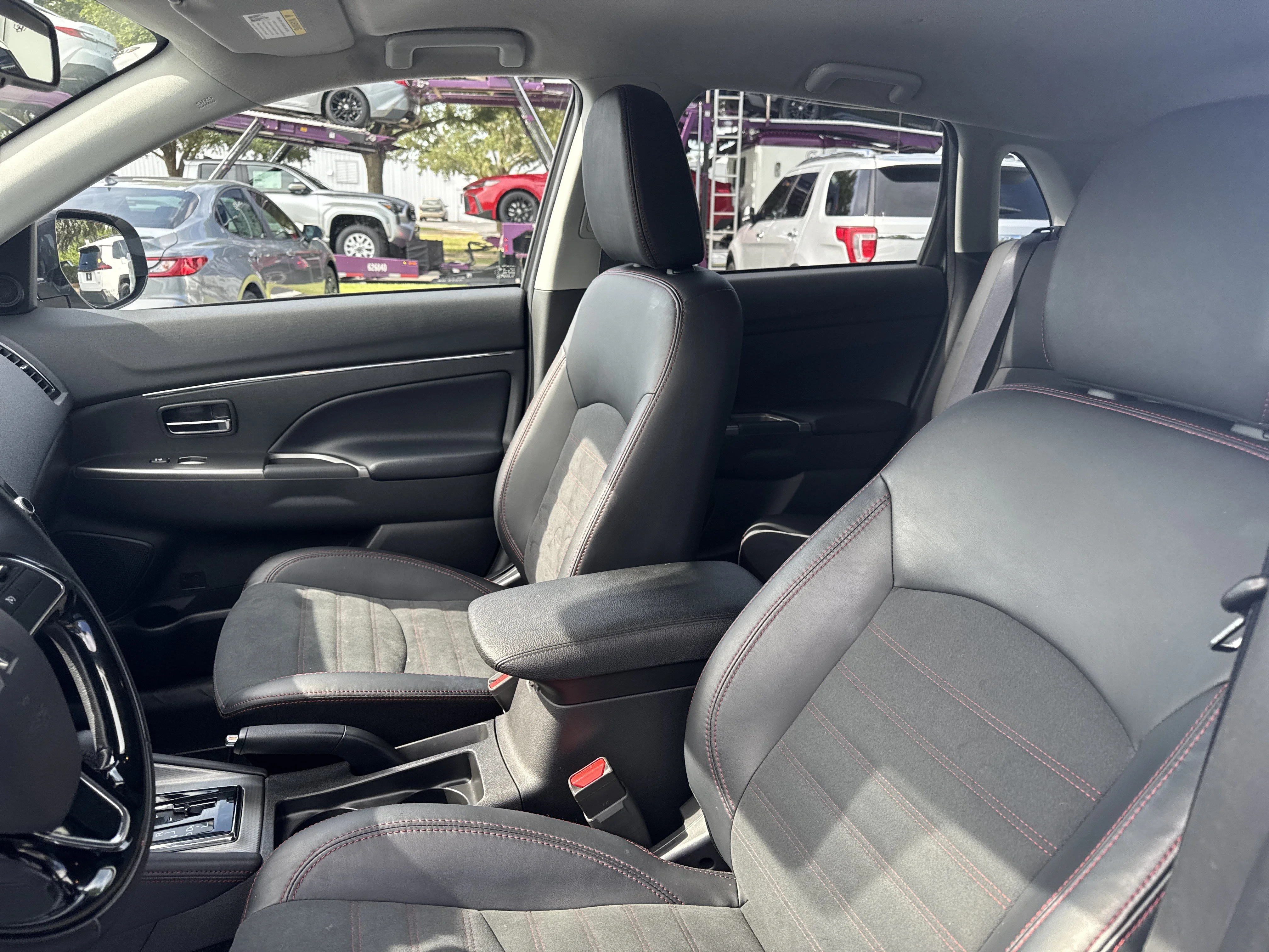 Used 2025  Mitsubishi 2.0 ES image 17