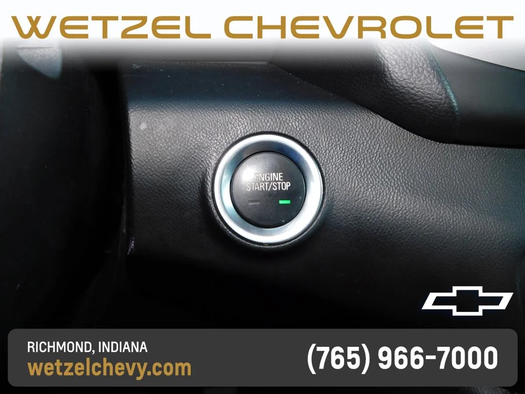Used 2022 Black GMC SLE image 32