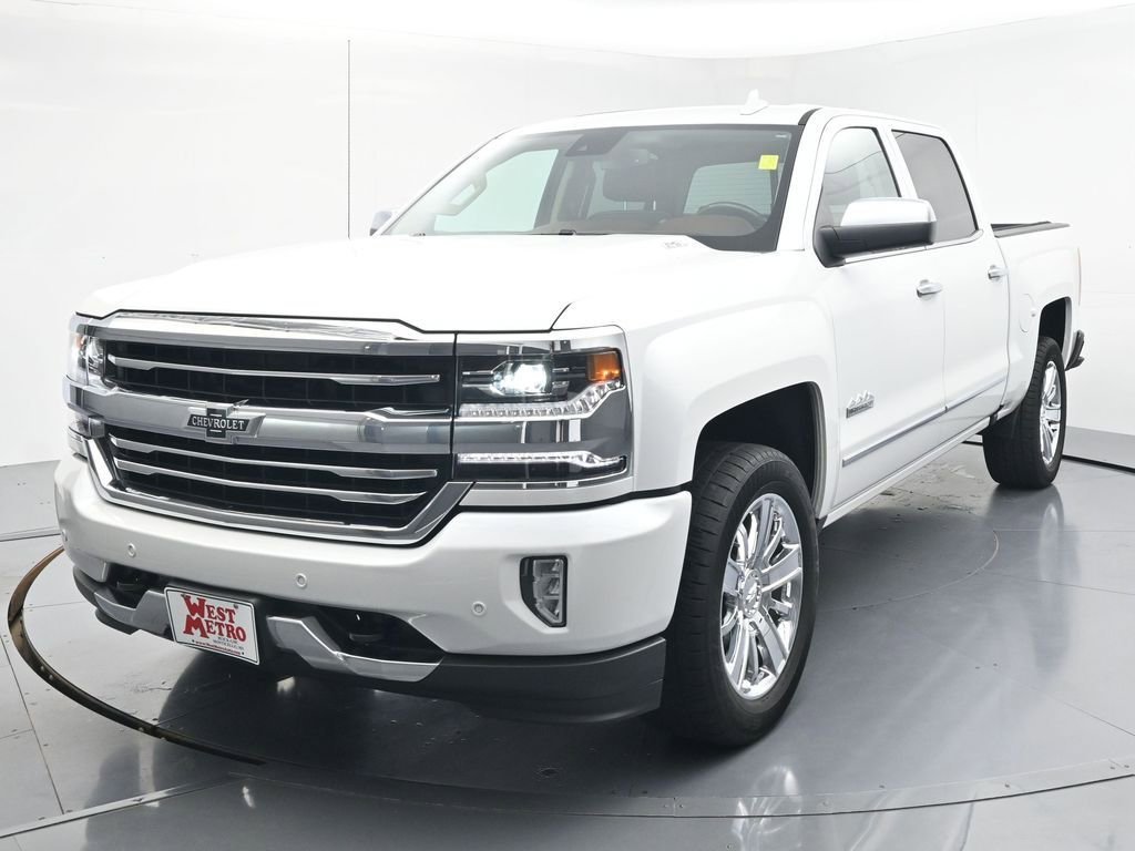 Used 2018 Chevrolet Silverado 1500 High Country with VIN 3GCUKTEJ3JG365493 for sale in Monticello, Minnesota