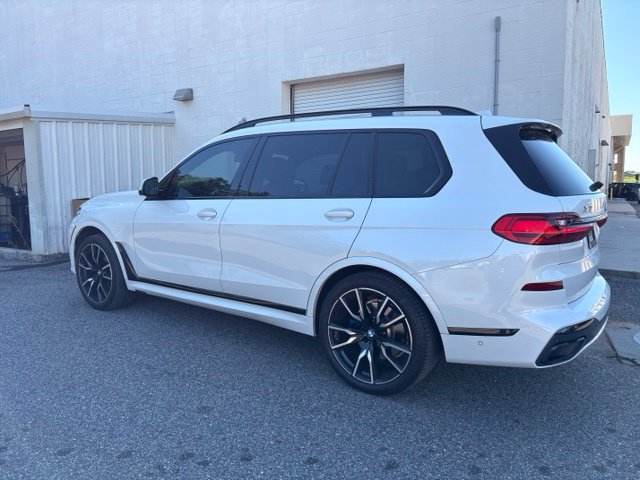 Used 2021 Mineral White Metallic BMW xDrive40i image 6