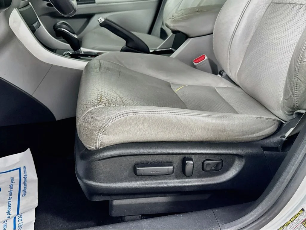 Used 2014 Silver Honda EX-L image 23