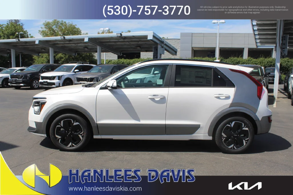 New 2026 White Kia Wave image 2