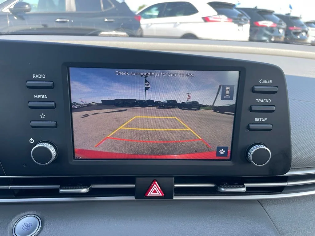 Used 2023 Calypso Red Hyundai SEL image 16