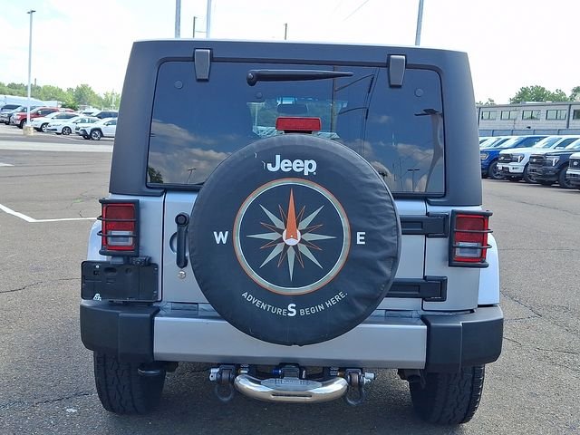 Used 2017 Billet Silver Metallic Clearcoat Jeep Unlimited Sahara image 4