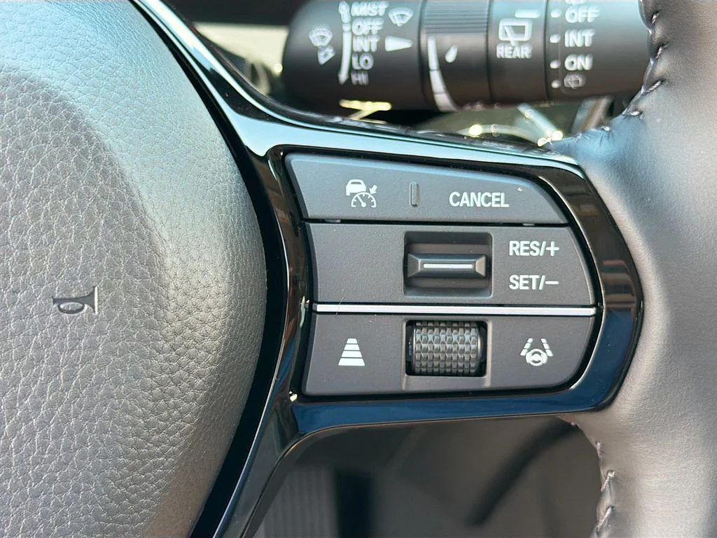 Used 2026 Platinum White Pearl Honda EX-L image 18
