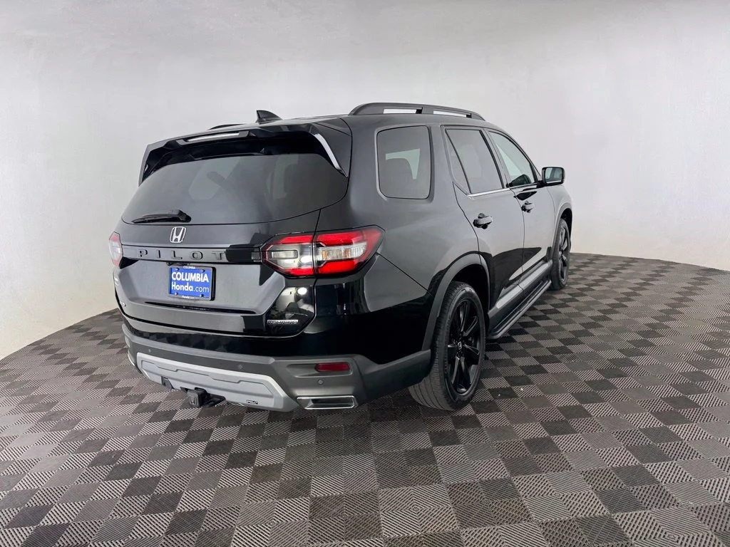 Used 2024  Honda Touring image 4