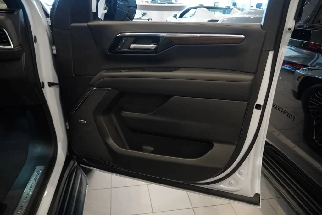 New 2026 Polar White Tricoat Chevrolet High Country image 28