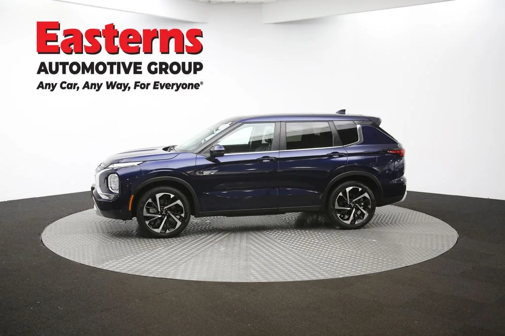 Used 2023 Blue Mitsubishi SE image 61