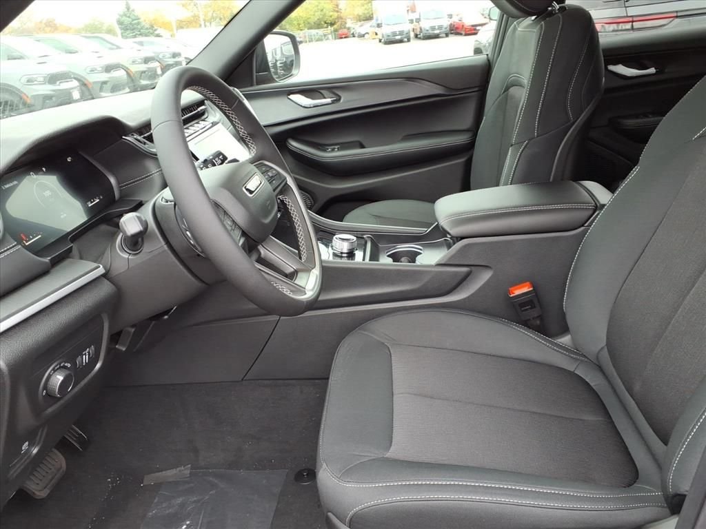 Used 2025 Red Jeep Laredo image 8
