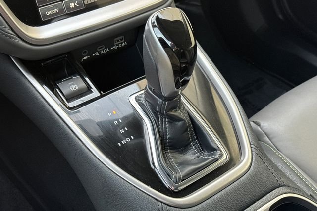 Used 2025 White Subaru Onyx Edition image 26