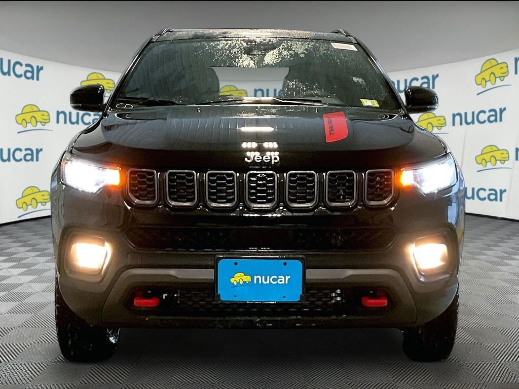 New 2026 Diamond Black Crystal Pearlcoat Jeep Trailhawk image 3