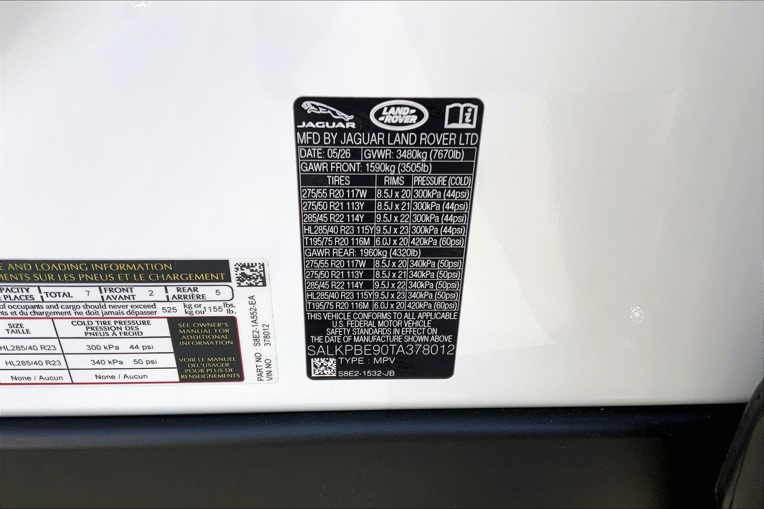 New 2026 Fuji White Land Rover SE LWB 7-Seats / V8 image 18