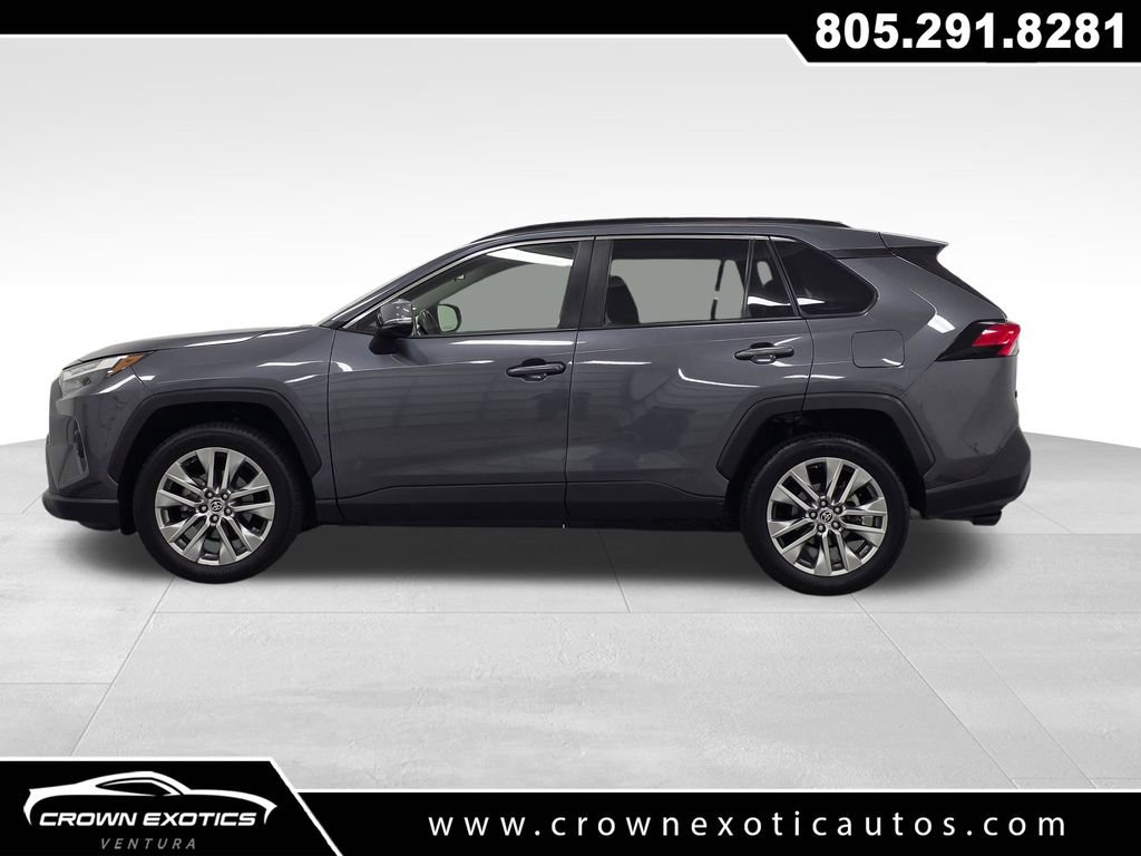 Used 2023 Gray Toyota XLE Premium image 4