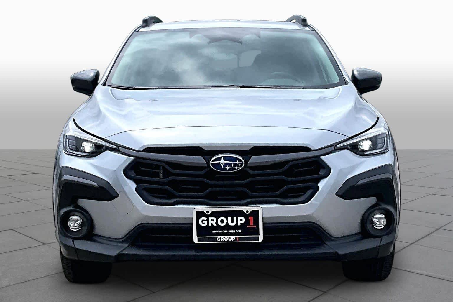 Used 2025 Ice Silver Metallic Subaru Limited image 4