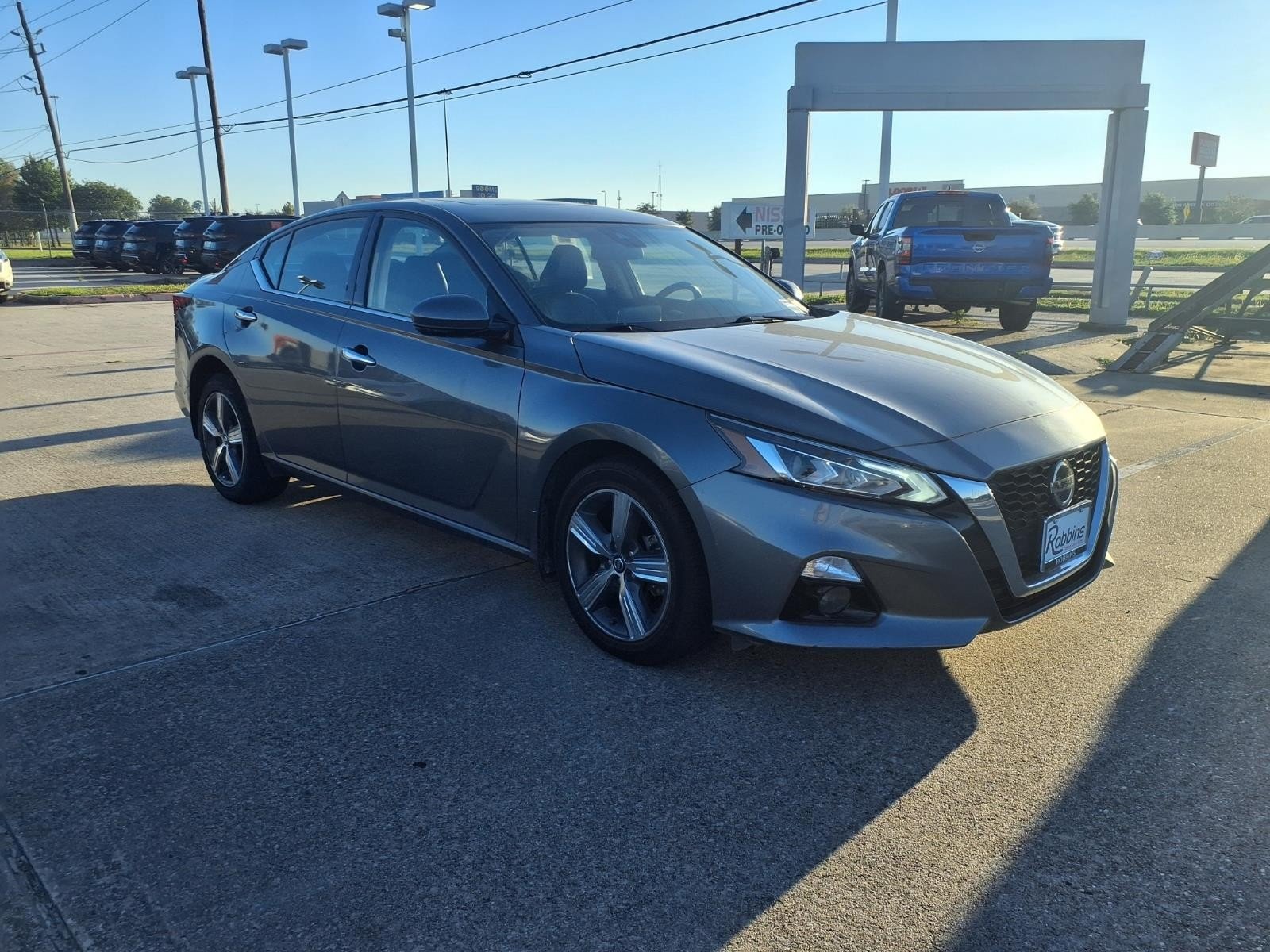 2022 Nissan Altima photo 3 of 26
