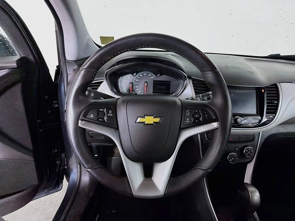 Used 2022 Gray Chevrolet LT image 13