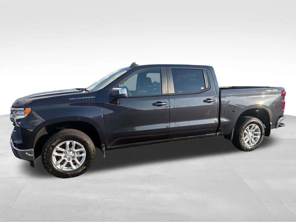 Used 2024 Gray Chevrolet LT image 3