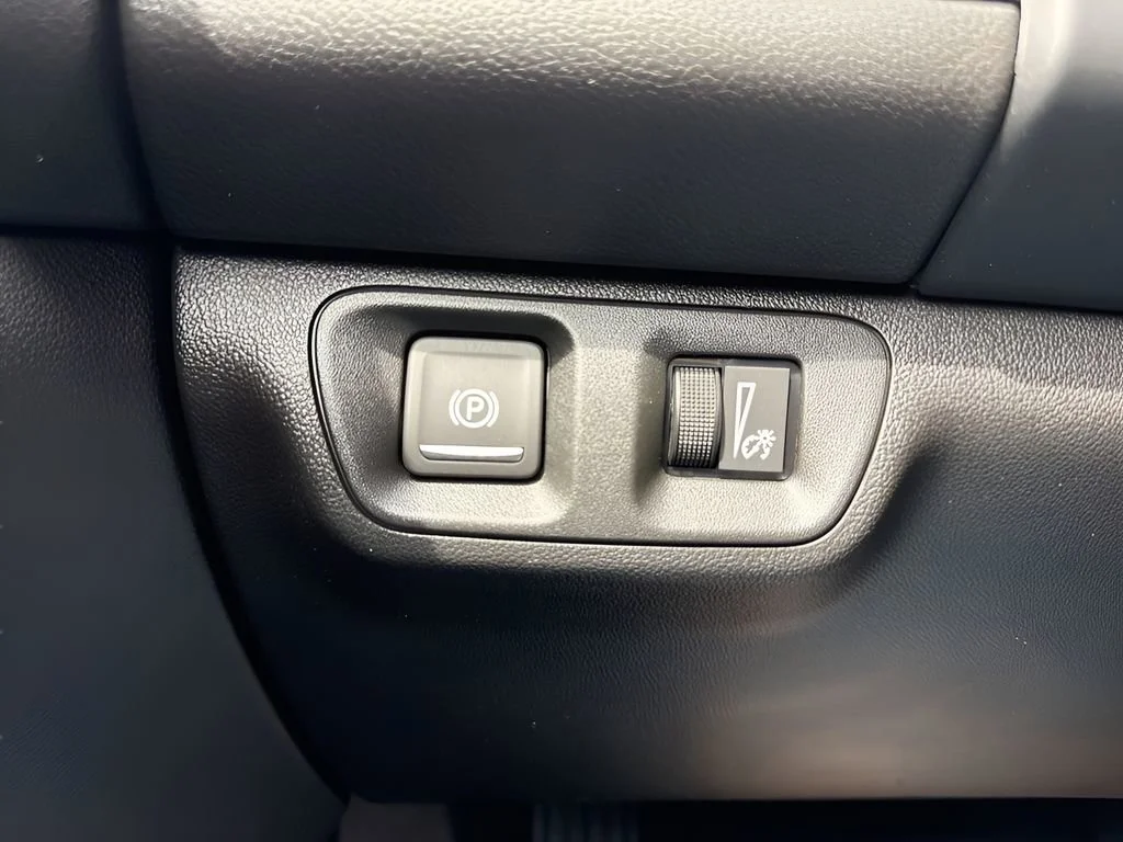 Used 2023 Summit White GMC SLT image 26