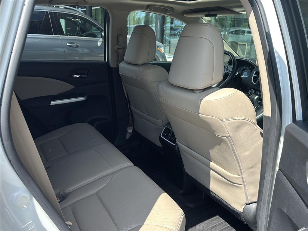 Used 2015 White Diamond Pearl Honda Touring image 6