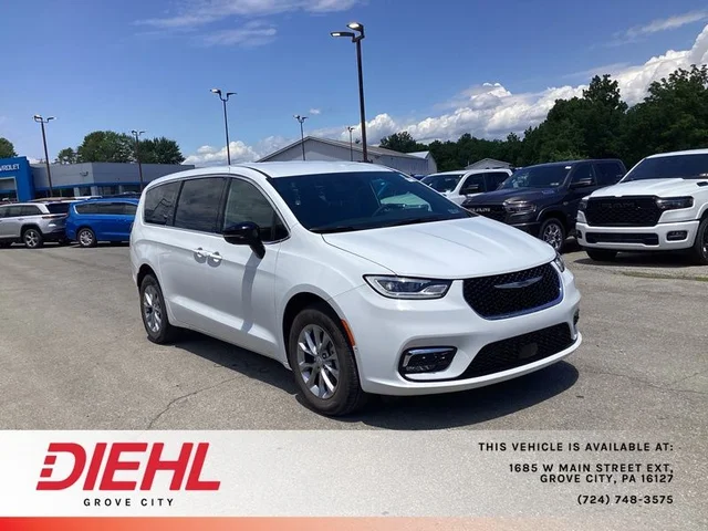 2026 Chrysler Pacifica Select