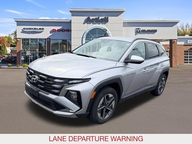 Used 2025 Silver Hyundai SEL image 4