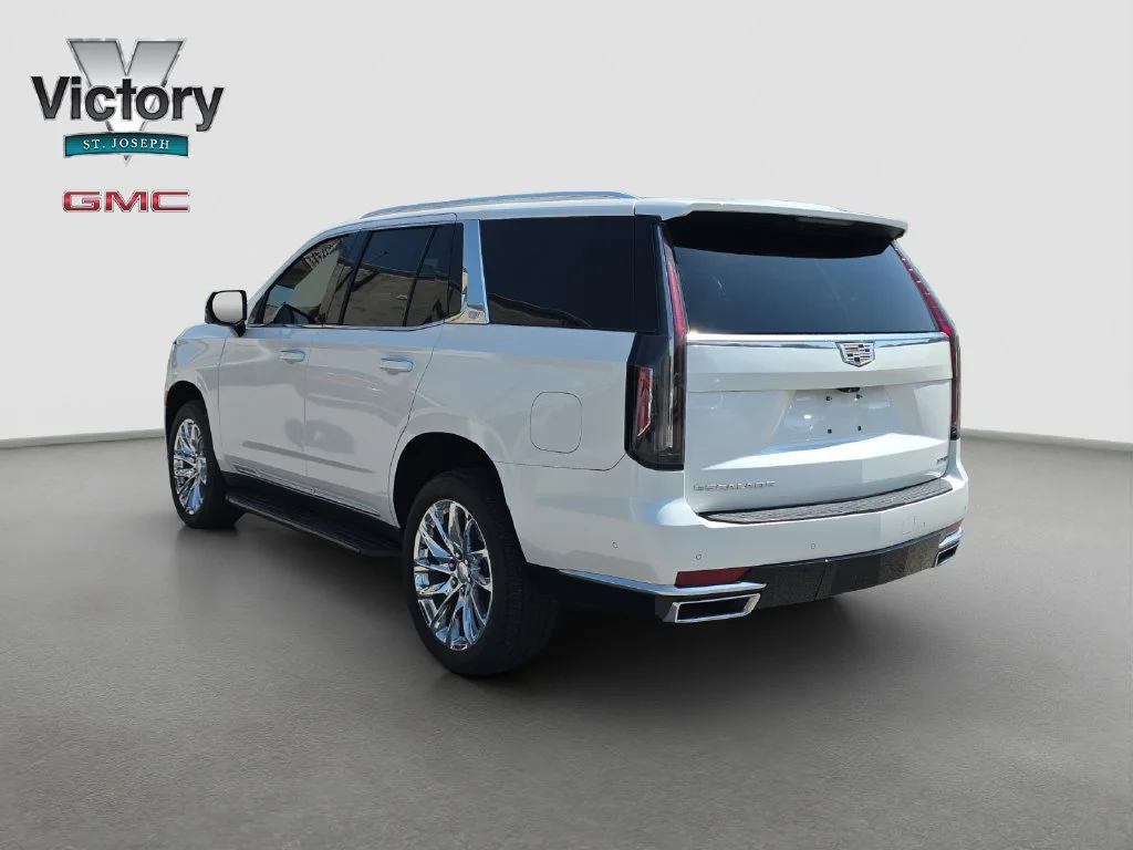 Used 2022 CRYSTAL WHITE TRICOAT Cadillac Premium Luxury image 15