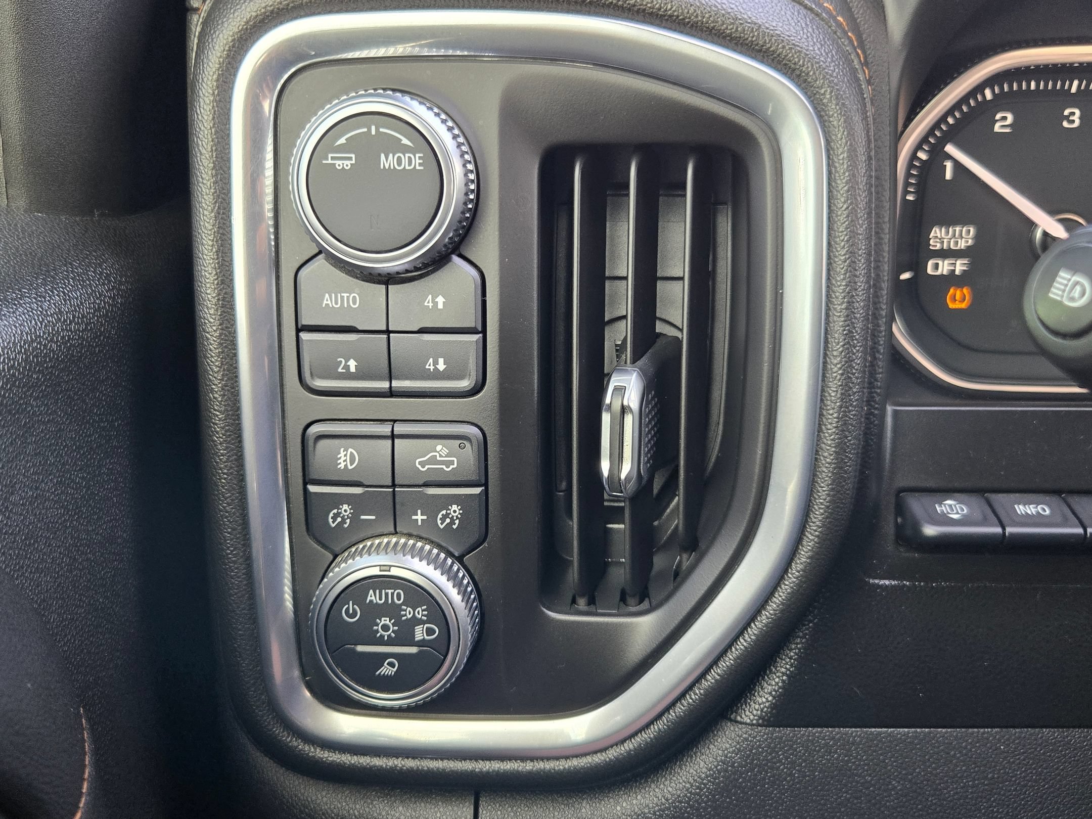 Used 2020 Onyx Black GMC AT4 image 26