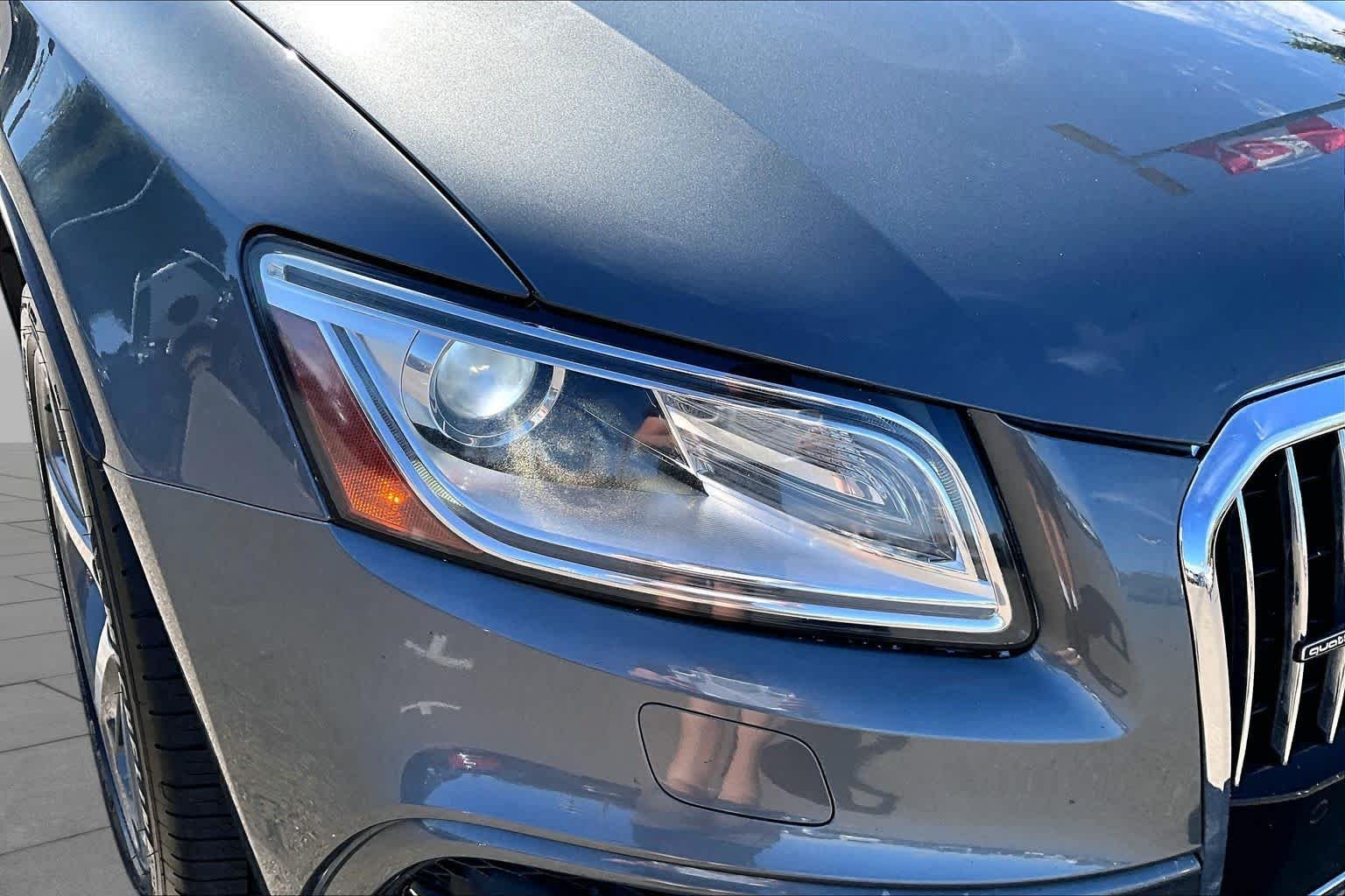 Used 2016 Daytona Gray Pearl Effect Audi Premium Plus image 27