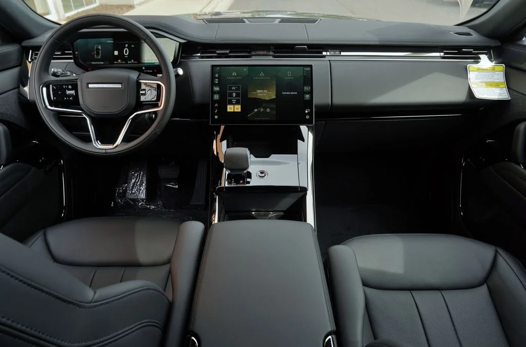 New 2026 Carpathian Grey Land Rover SE image 9