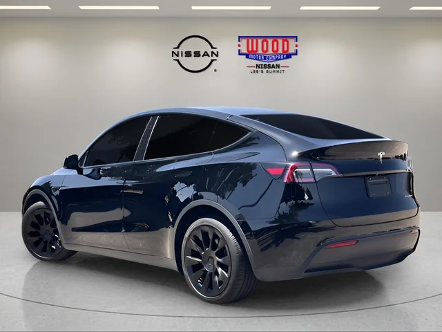 Used 2022  Tesla Long Range image 4