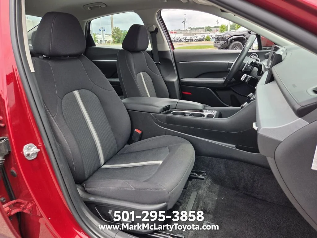 Used 2025 Red Hyundai SEL image 15