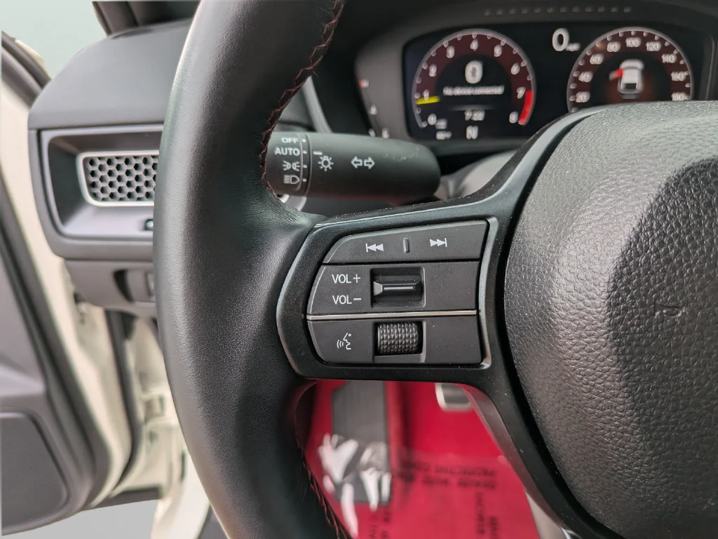 Used 2025  Honda  image 28