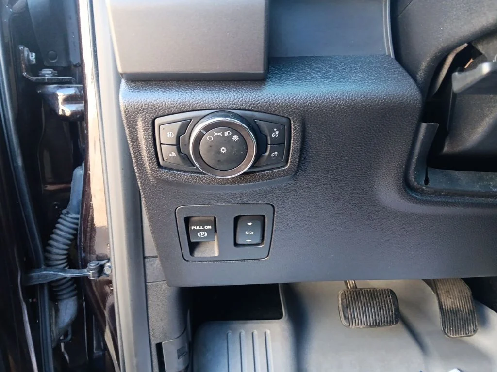 Used 2018 Magma Red Metallic Ford XLT image 15