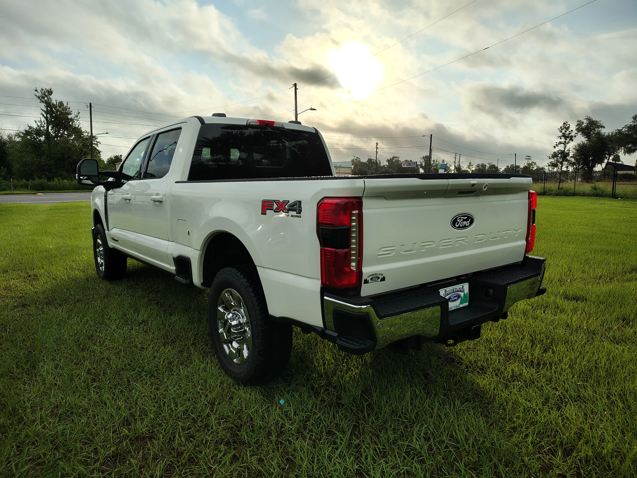 New 2027 Star White Metallic Tri-Coat Ford F-350® Lariat® image 3