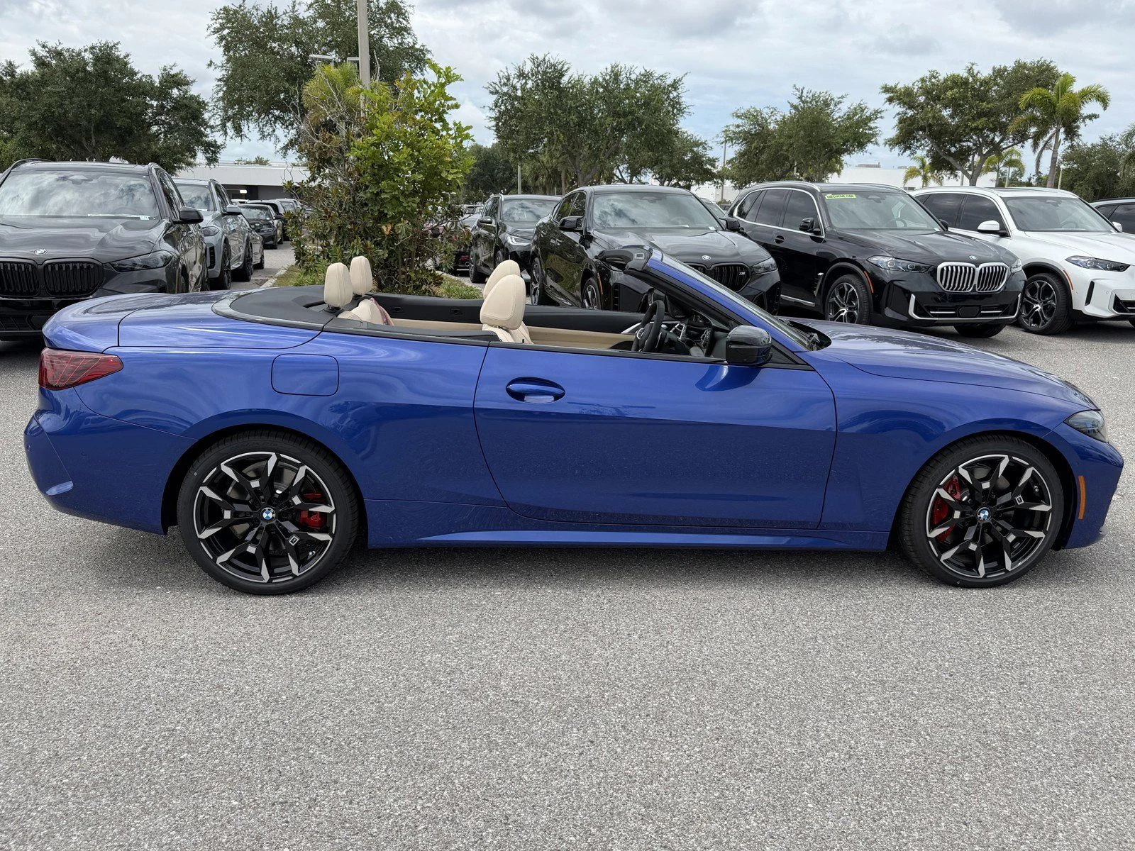 New 2027 Portimao Blue Metallic BMW 430i image 10