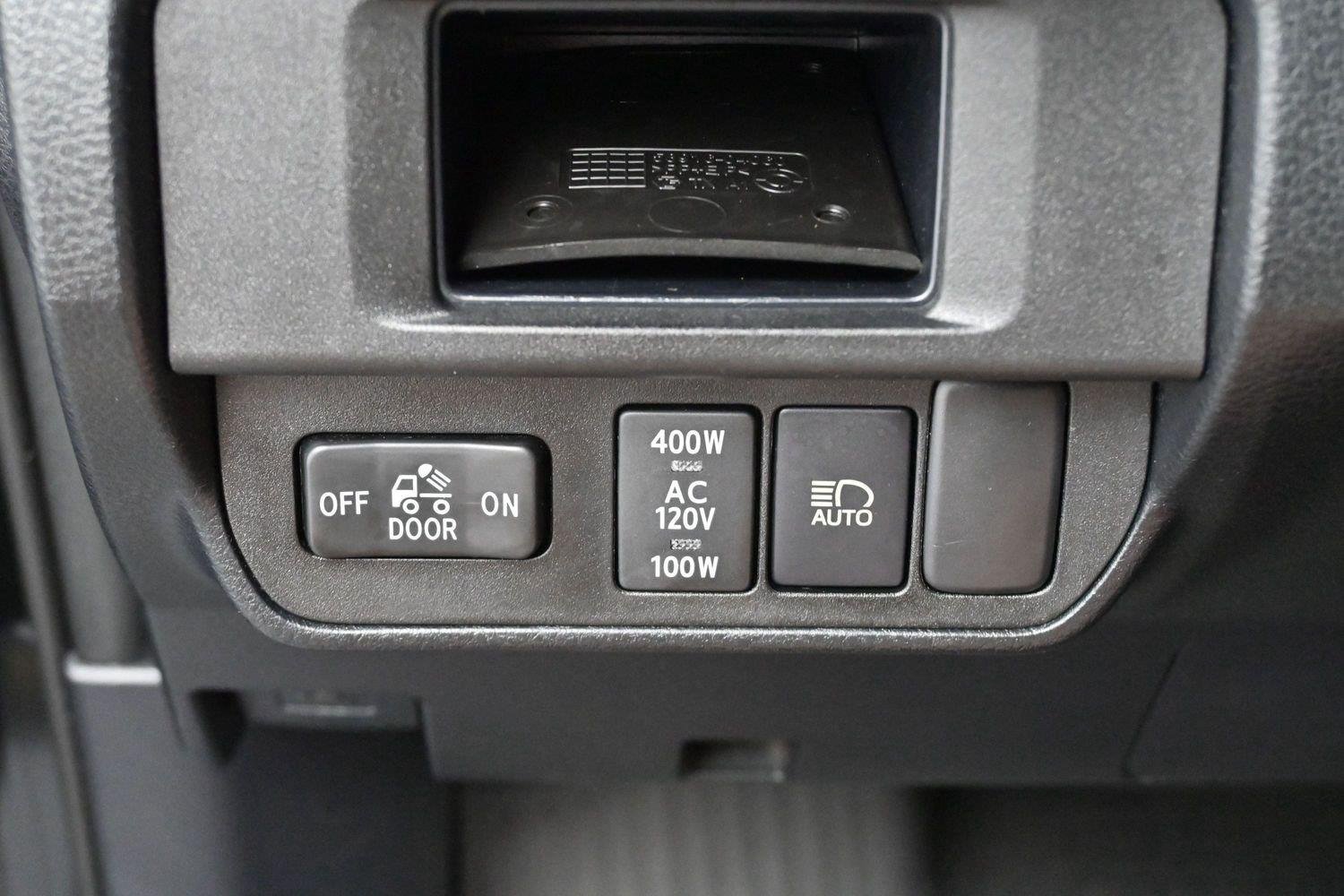 Used 2019 Midnight Black Metallic Toyota SR5 image 23