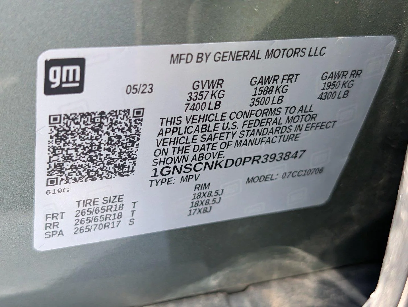 Used 2023 SILVER SAGE METALLIC Chevrolet LT image 36